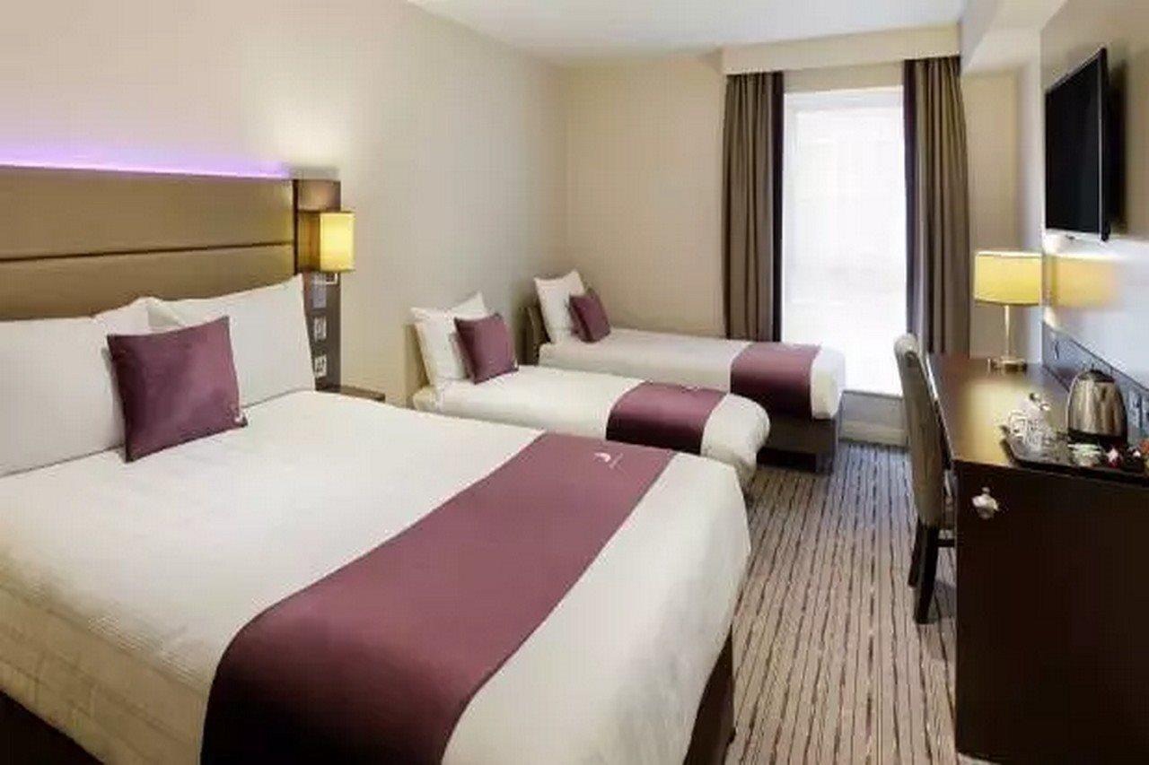 Premier Inn Epsom Central Exteriér fotografie