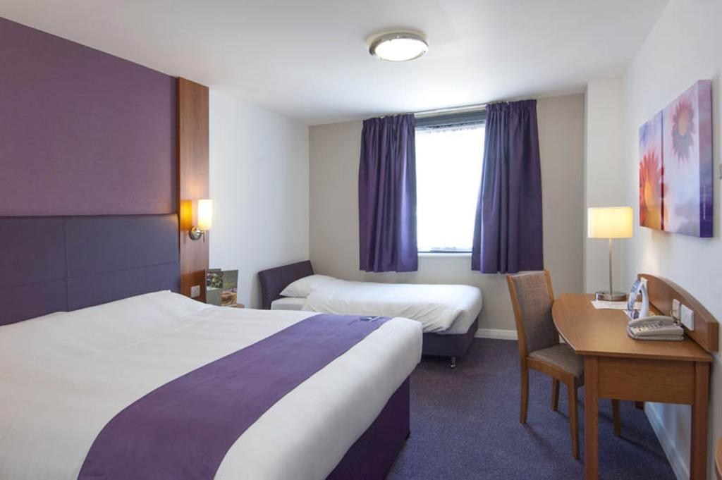 Premier Inn Epsom Central Pokoj fotografie