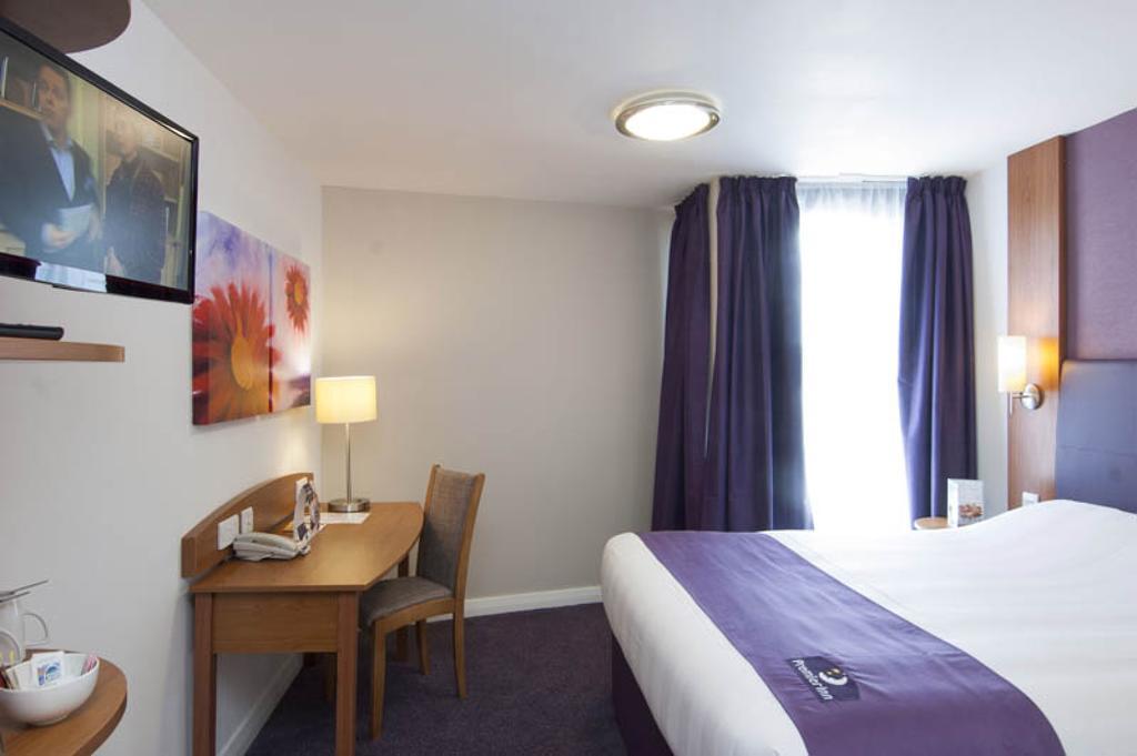 Premier Inn Epsom Central Pokoj fotografie