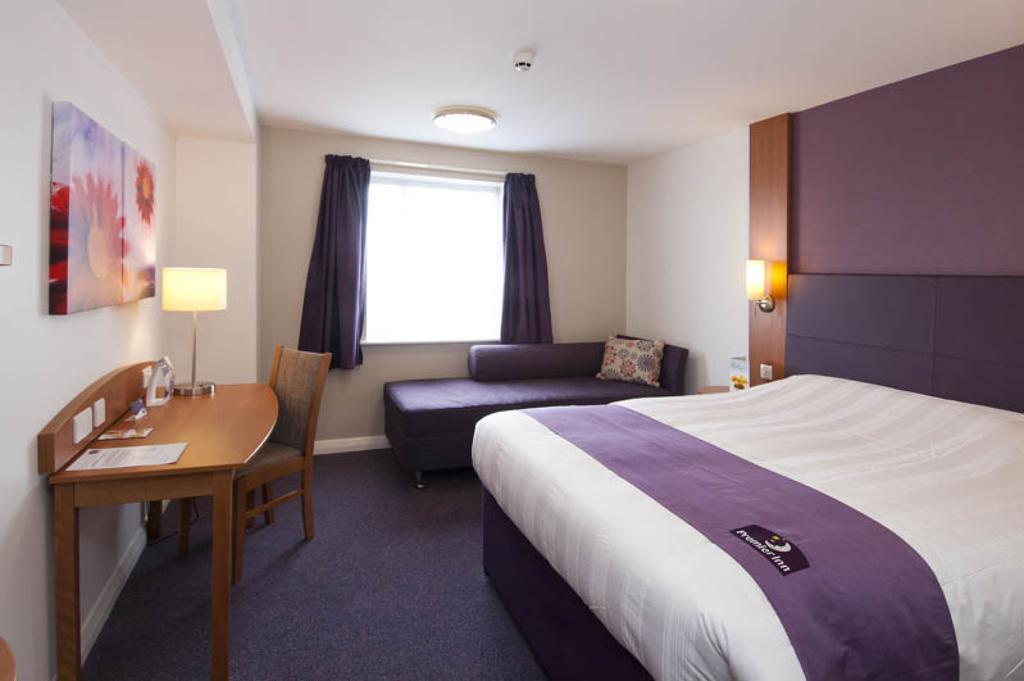 Premier Inn Epsom Central Pokoj fotografie