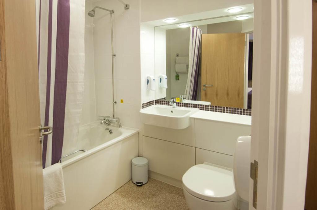 Premier Inn Epsom Central Pokoj fotografie