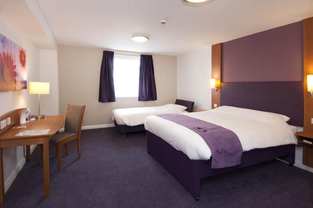 Premier Inn Epsom Central Pokoj fotografie