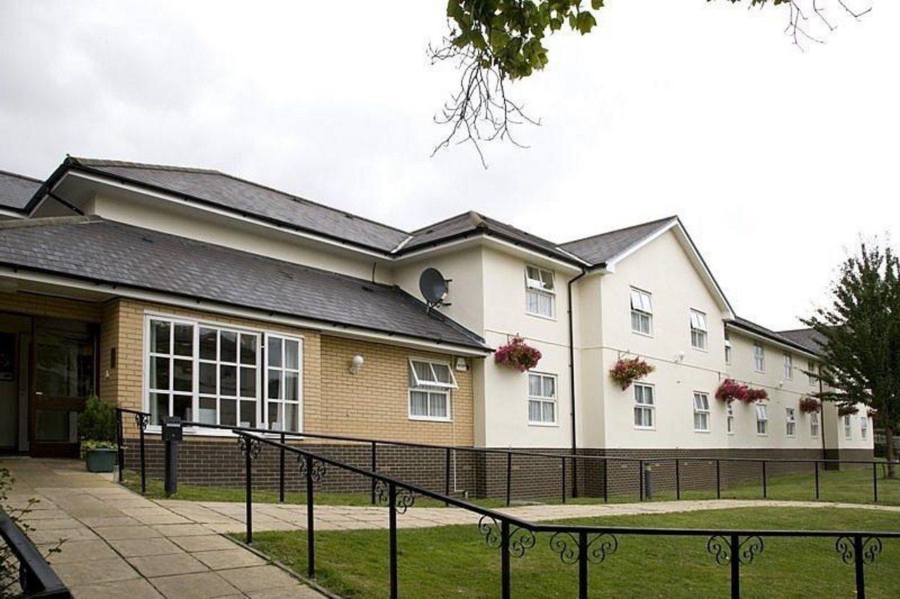 Premier Inn Epsom Central Exteriér fotografie