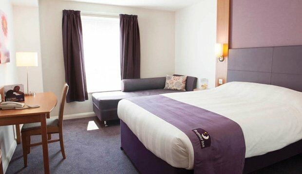 Premier Inn Epsom Central Exteriér fotografie